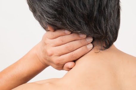 首のひどいこり